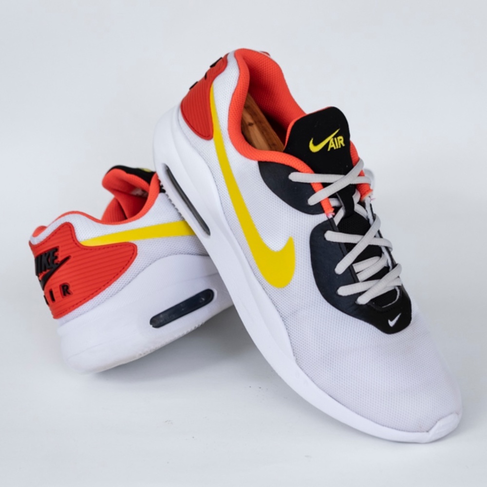 Nike Air Max Oketo, White Chrome Yellow, Men's Lifestyle Running Sneaker, Size 9